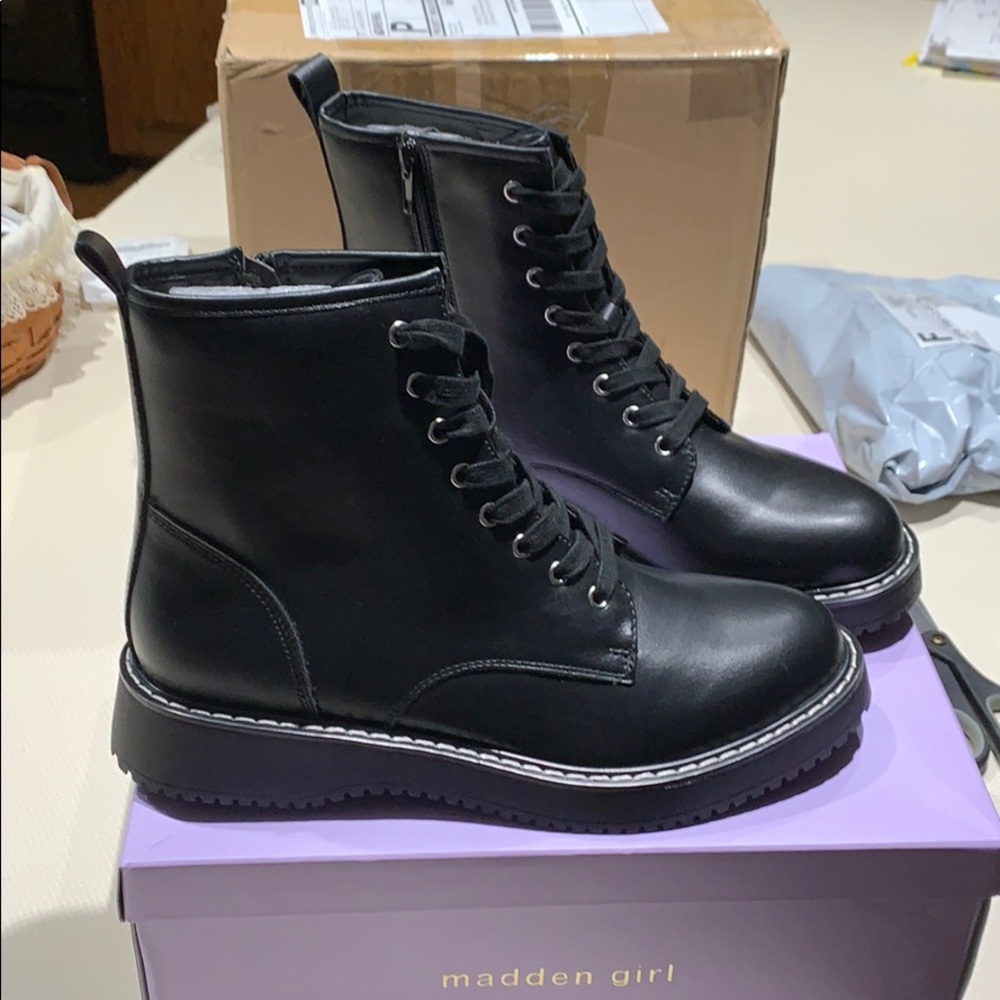 NIB Steve Madden size 10 madden girl Kurrt boots